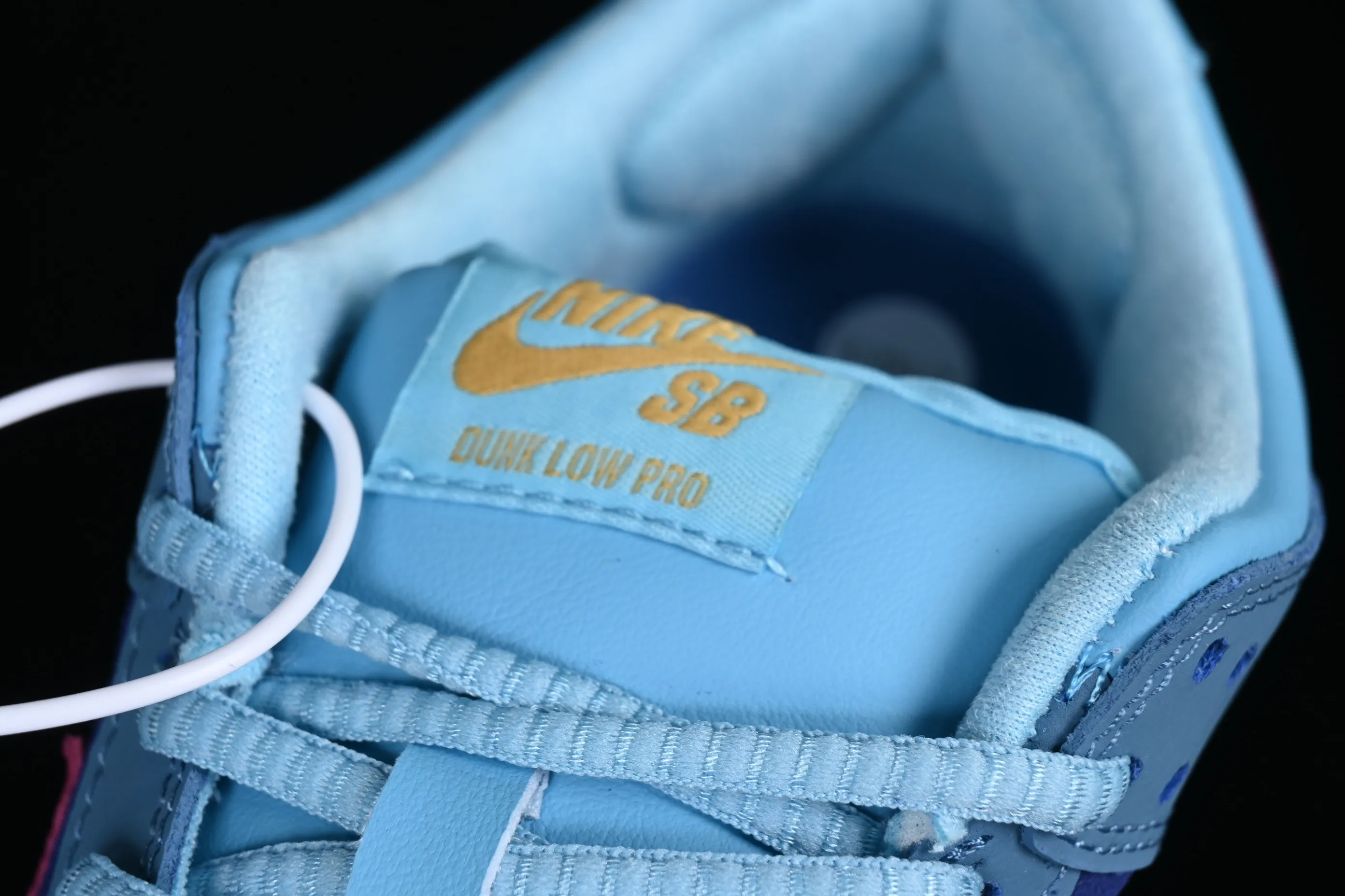 All Categories Nk SB Dunk Series Nk SB Dunk Low Low-top sneakers Cost-effective version Run The Jewels x Nk SB Dunk Low joint model SB low-top casual sneakers DO9404-400